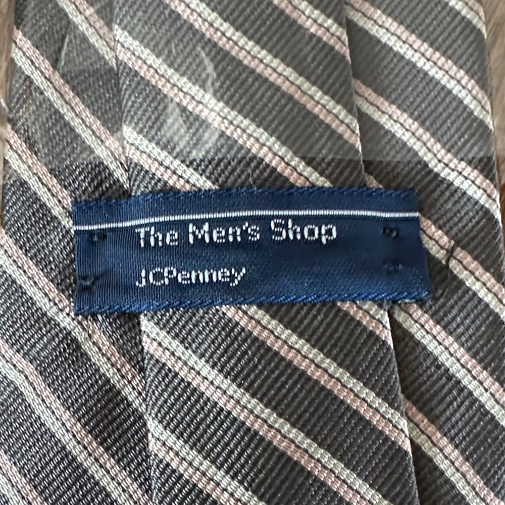 Elevate Your Basic Suit With 4 Geometric Men’s Ti… - image 8